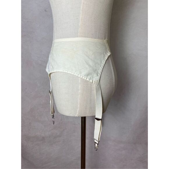 Vintage 1950s Garter Belt Pin Up Style - Picture 3 of 9